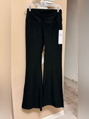 ALO Yoga Black Flared Leggings with Ruched Waistband